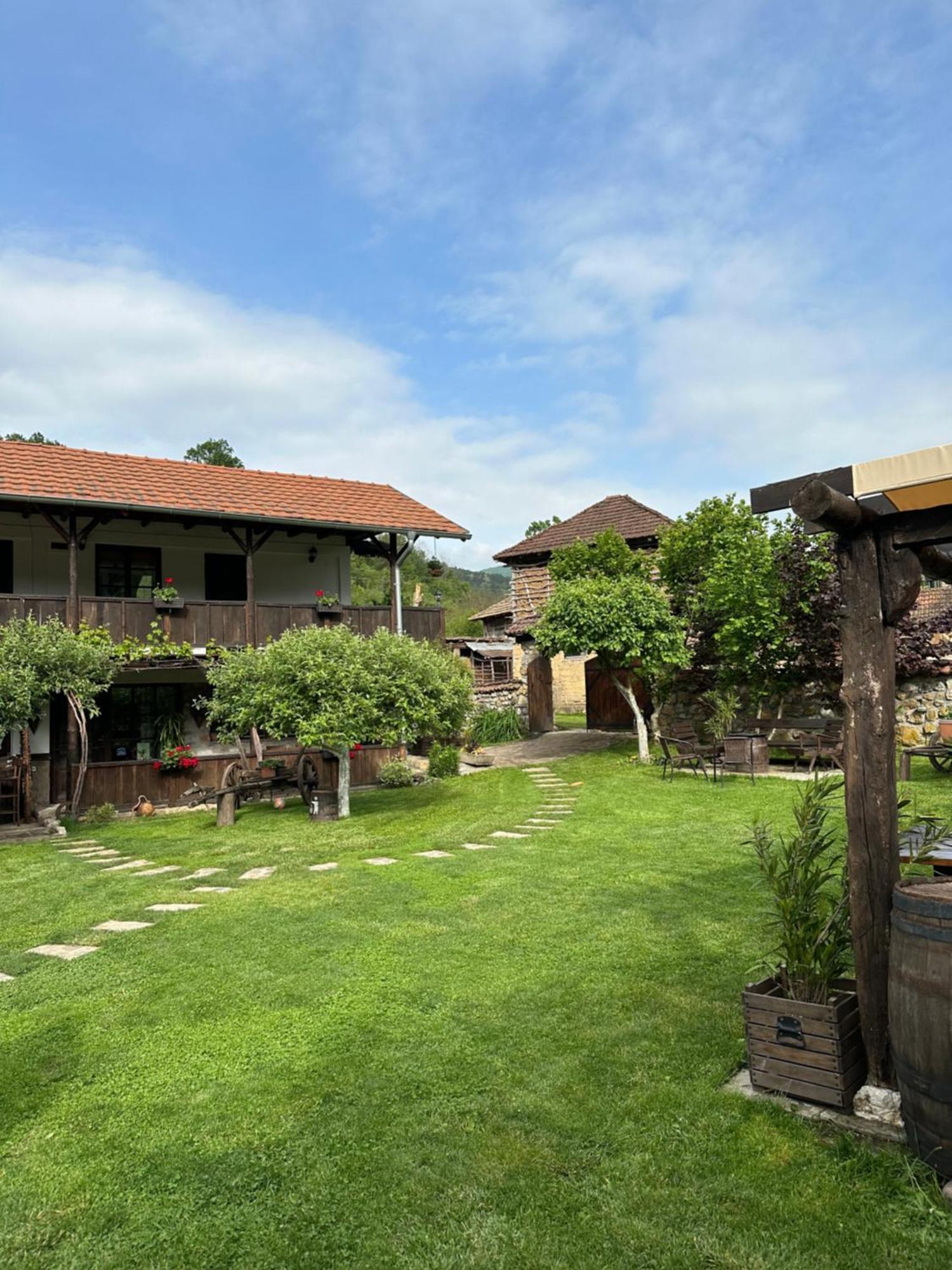 Konak Tosa Poganovo Exterior photo